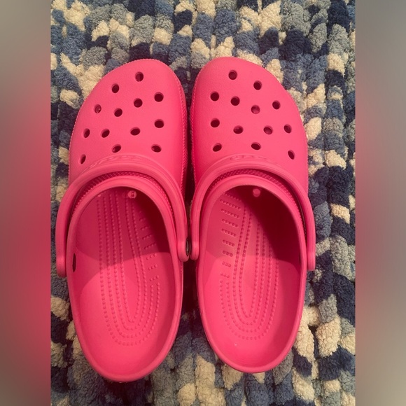 Bright pink Crocs size 9/11 - Picture 1 of 6